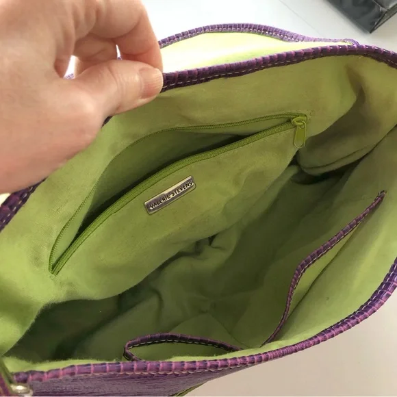 ⬇️ Valerie Stevens Purple Shoulder Bag with Sturdy Handles and Smooth Finish - Picture 16 of 17